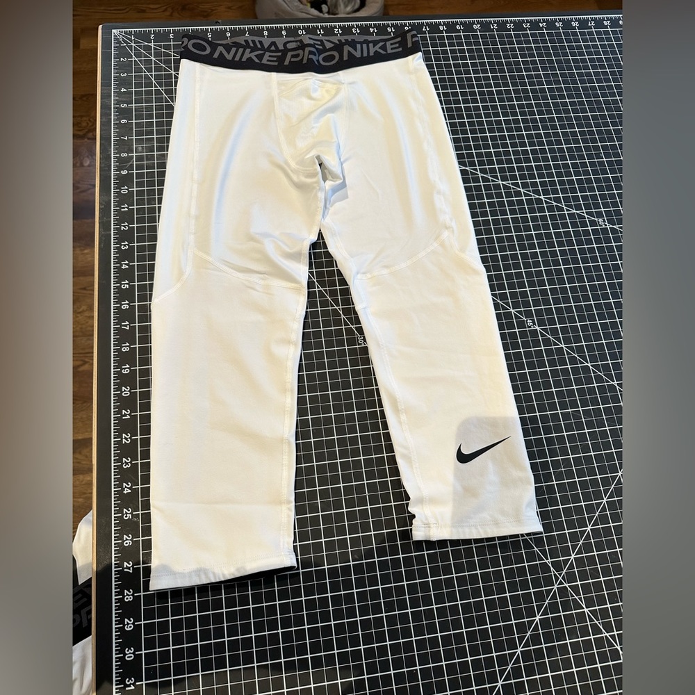Nike Boys Cropped Compression Base Layer. Never Worn.
